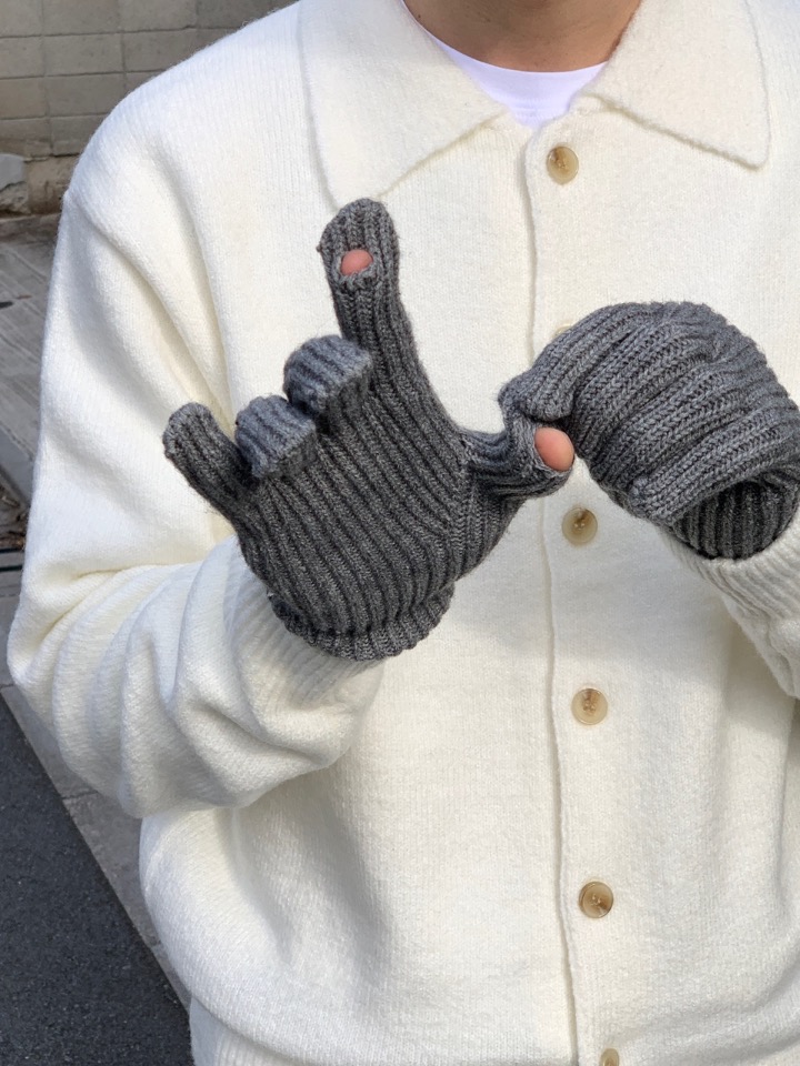 NN. Finger Hole Wool Gloves